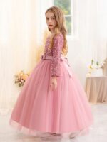 ⁦فستان مطرز بالترتر بأكمام طويلة⁩ - الصورة ⁦4⁩