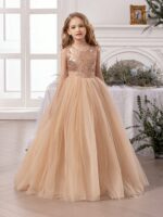 فستان ذهبي طويل بدون اكمام