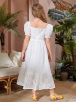 ⁦فستان ابيض بأكمام قصيرة⁩ - الصورة ⁦2⁩