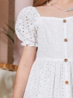 ⁦فستان ابيض بأكمام قصيرة⁩ - الصورة ⁦5⁩