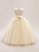 ⁦فستان اصفر بنقشة زهور⁩ - الصورة ⁦2⁩