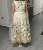 ⁦فستان اصفر بنقشة زهور⁩ - الصورة ⁦3⁩