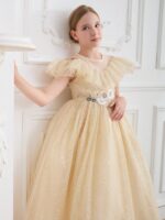 فستان حفلات ذهبي طويل ومبطن