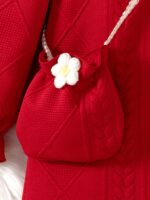 ⁦فستان شتائي احمر مع حقيبة⁩ - الصورة ⁦3⁩