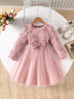 فستان من الشبك المطرز