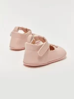 ⁦حذاء حديث ولادة نشقة وردة⁩ - الصورة ⁦3⁩