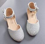 حذاء كعب فضي