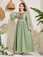 دراعة طويلة بلون اخضر