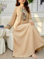 ⁦دراعة طويلة مطرز بلون بيجي⁩ - الصورة ⁦3⁩